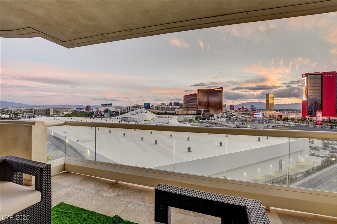 2877 Paradise Road 1605 Property Photo 37