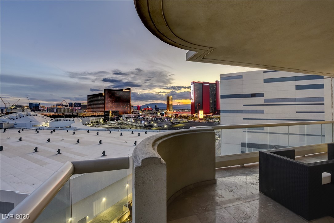 2877 Paradise Road 1605 Property Photo 38