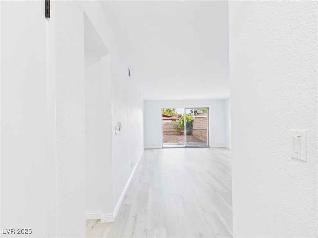 1675 Jupiter Court C Property Photo 4