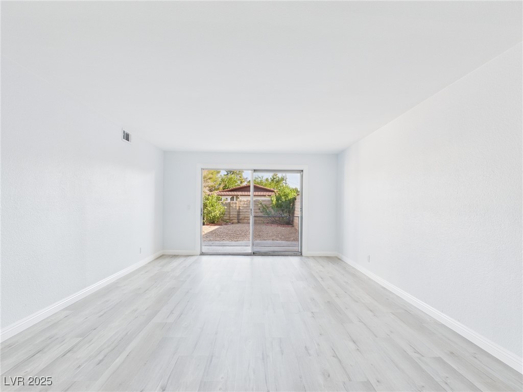 1675 Jupiter Court C Property Photo 6