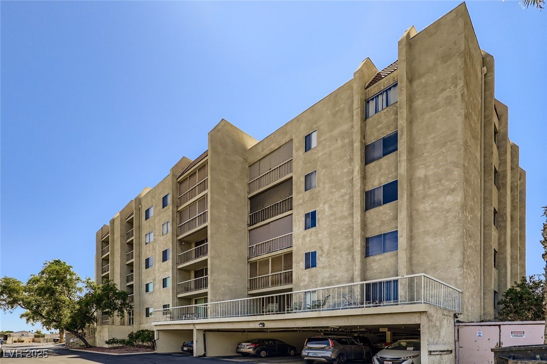 725 North Royal Crest Circle 223 Property Photo 2