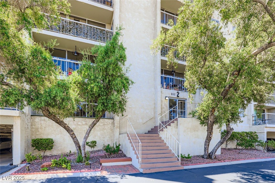 725 North Royal Crest Circle 223 Property Photo 3