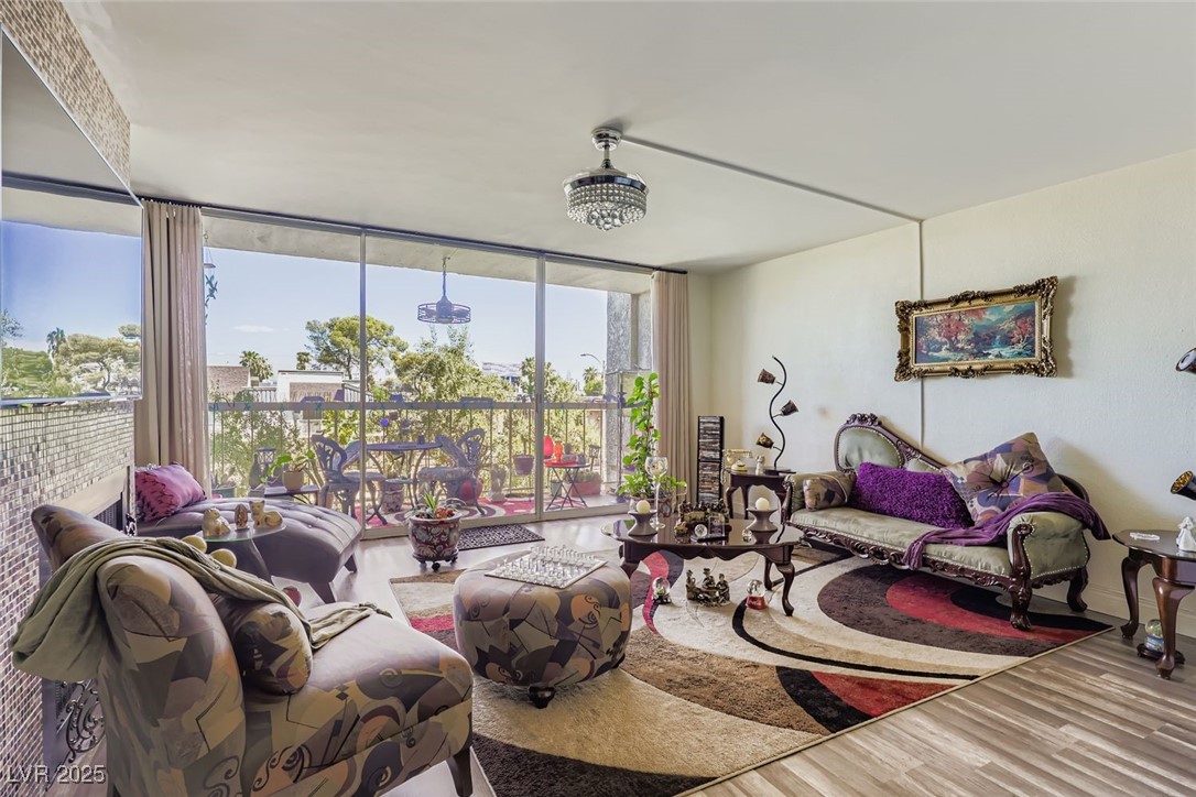 725 North Royal Crest Circle 223 Property Photo 7