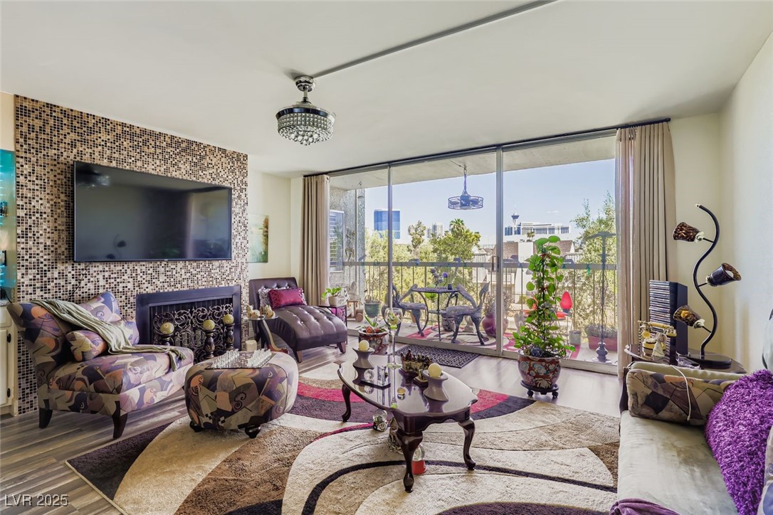 725 North Royal Crest Circle 223 Property Photo 8