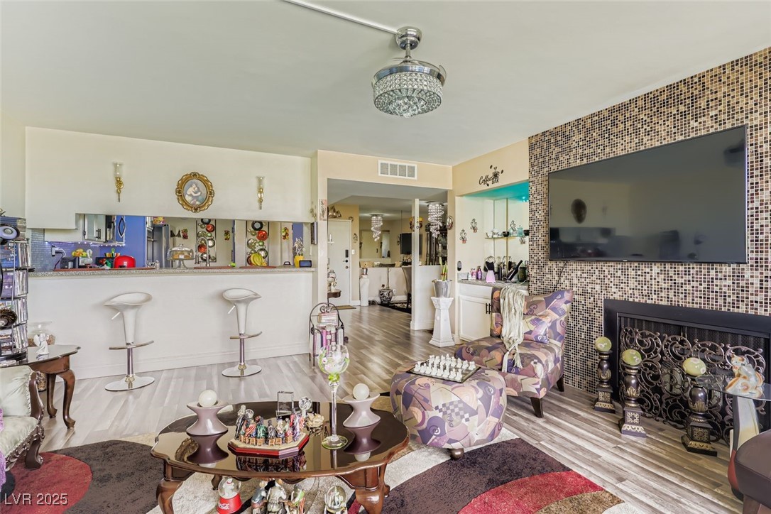 725 North Royal Crest Circle 223 Property Photo 9