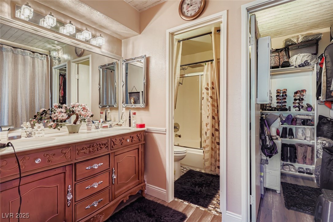 725 North Royal Crest Circle 223 Property Photo 19