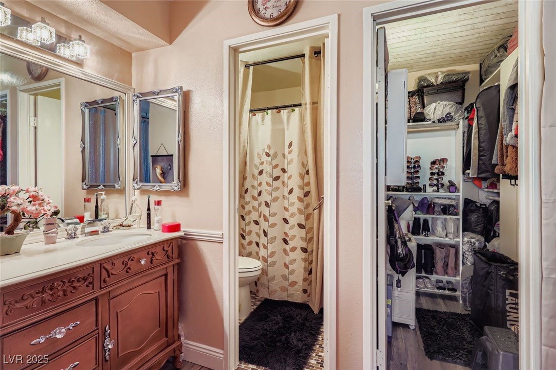 725 North Royal Crest Circle 223 Property Photo 21