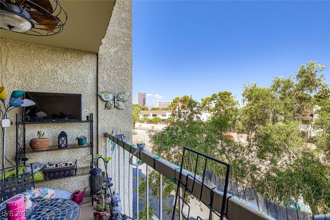 725 North Royal Crest Circle 223 Property Photo 28