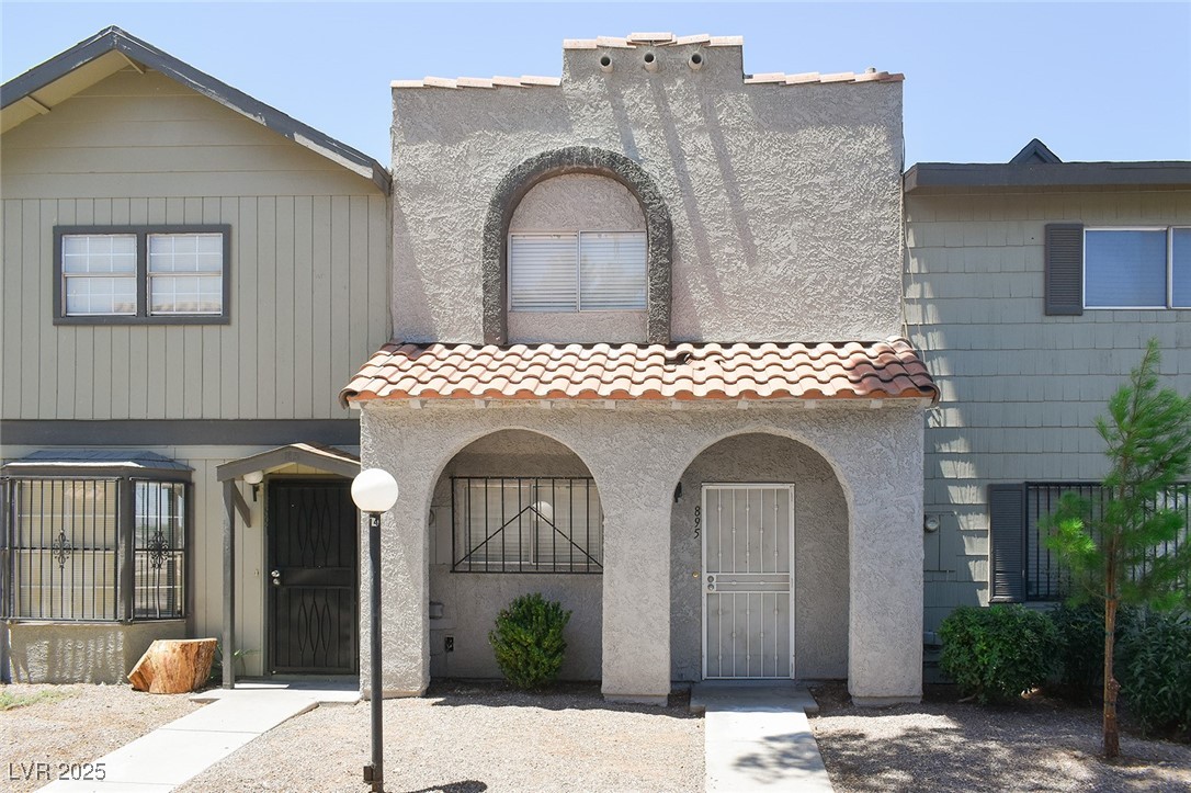 895 Flagstone Way Property Photo 1