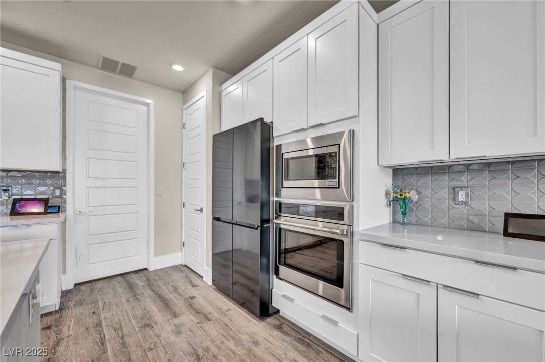 9641 Balais Drive Property Photo 15