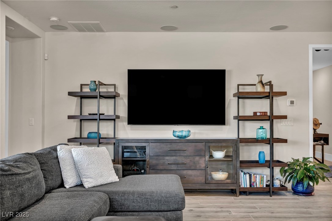 9641 Balais Drive Property Photo 20