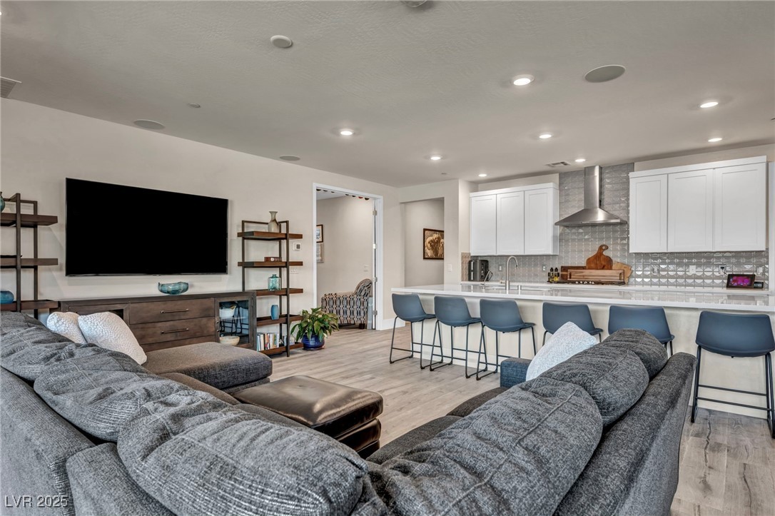 9641 Balais Drive Property Photo 24