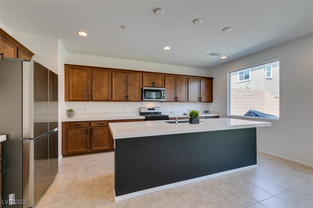 10376 Sadie Blake Avenue Property Photo 9