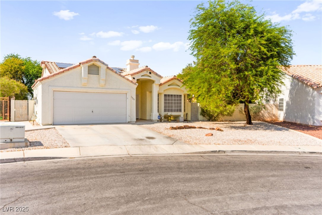 1420 Indian Hedge Drive Property Photo 1