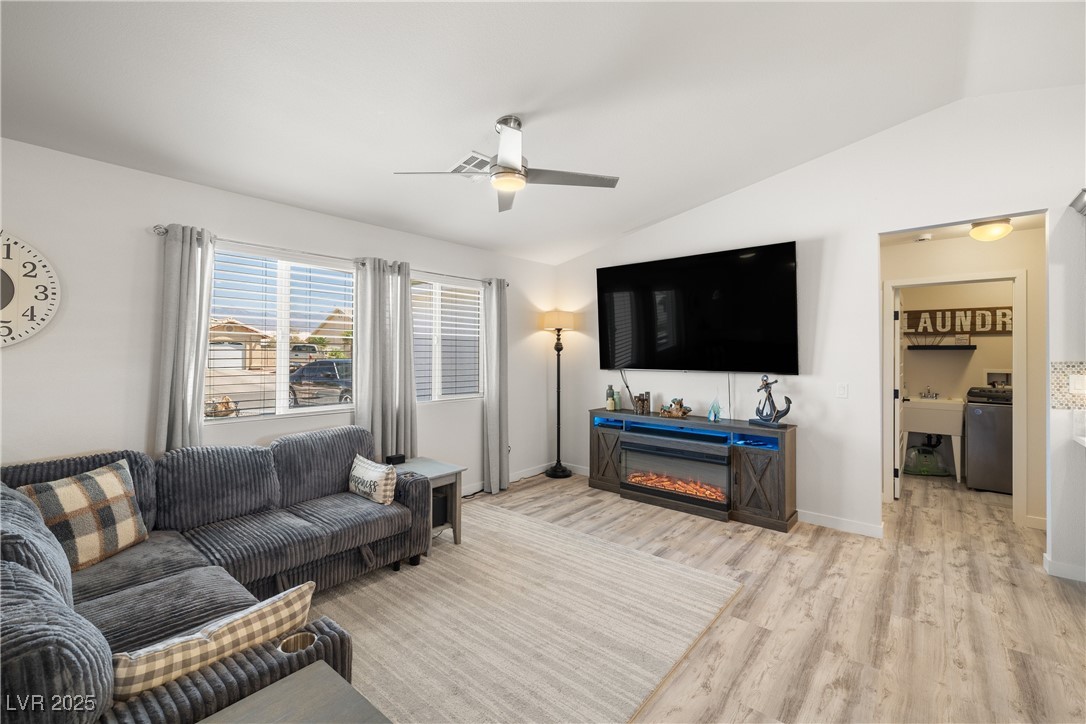 681 Indian Wells Court Property Photo 5