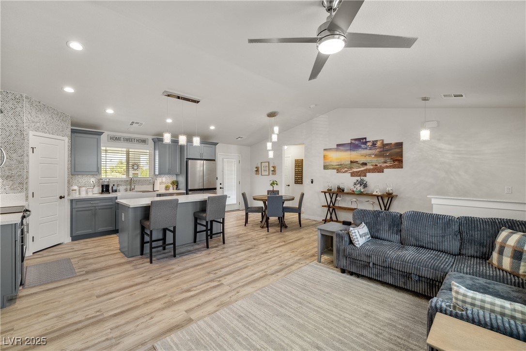 681 Indian Wells Court Property Photo 6