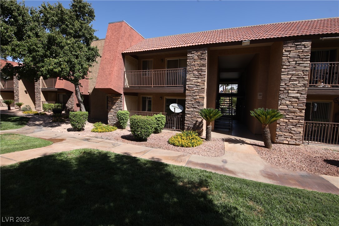 5081 River Glen Drive 115 Property Photo 1