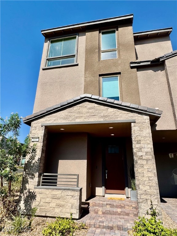 643 Solar Citrine Street Property Photo 1