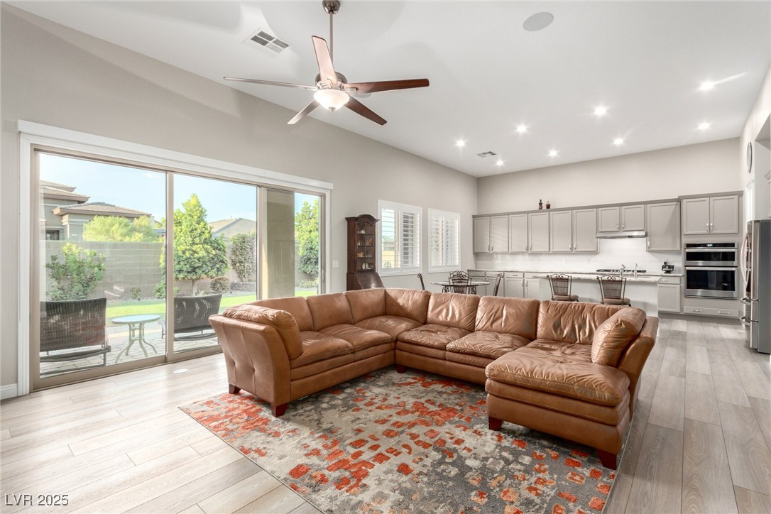 12406 Tudor Arch Drive Property Photo 15