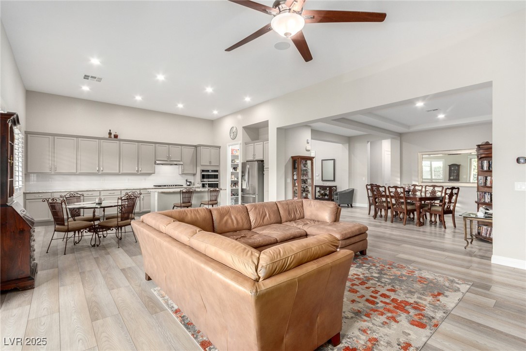 12406 Tudor Arch Drive Property Photo 16