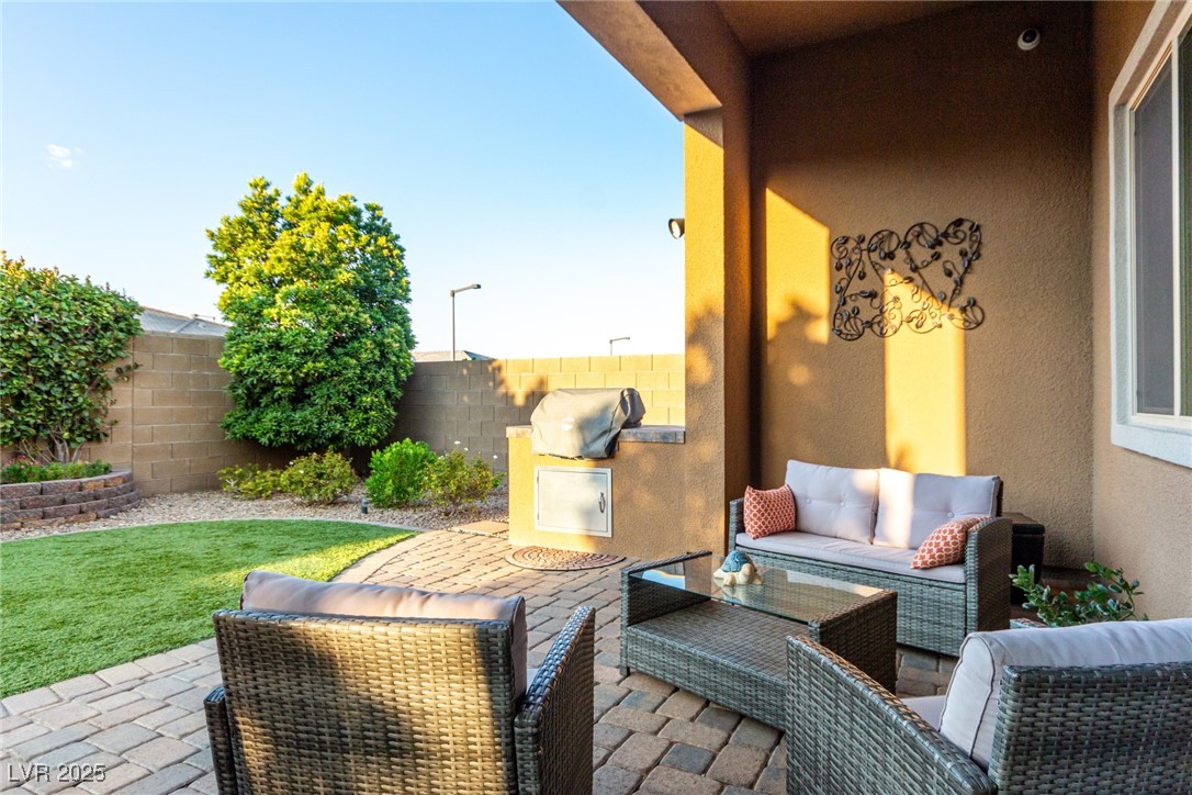 12406 Tudor Arch Drive Property Photo 45