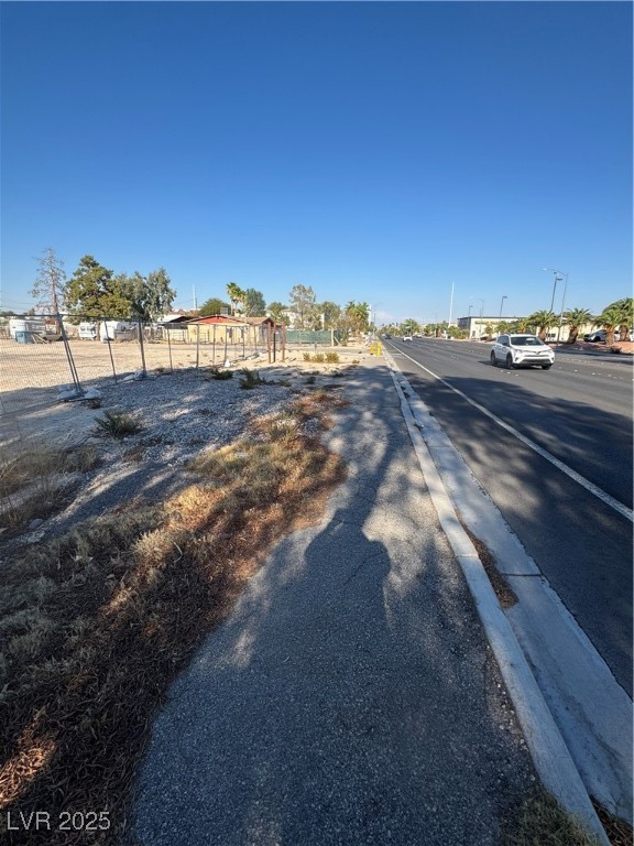 2220 East Wigwam Avenue Property Photo 3