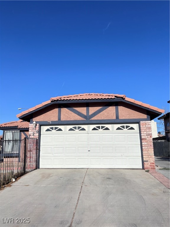 720 Linn Lane Property Photo 1