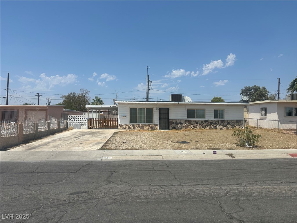1315 Oakwood Avenue Property Photo 1