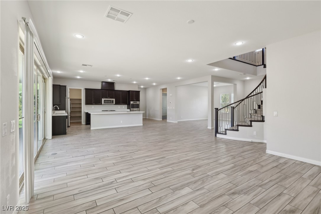 4001 Turquoise Falls Street Property Photo 11