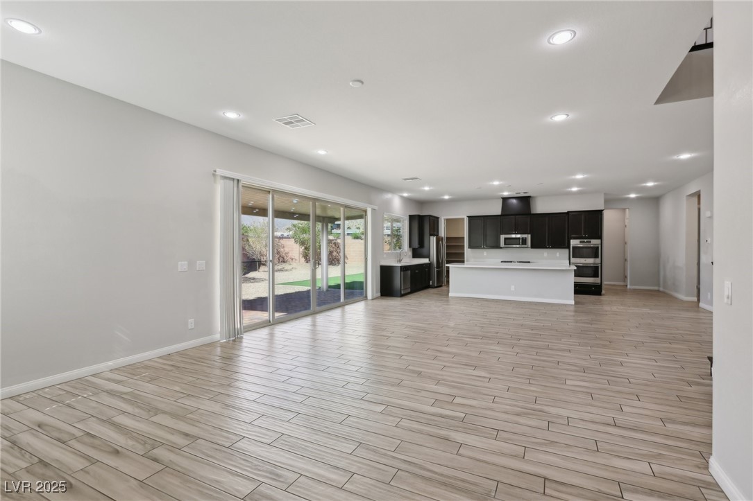 4001 Turquoise Falls Street Property Photo 12