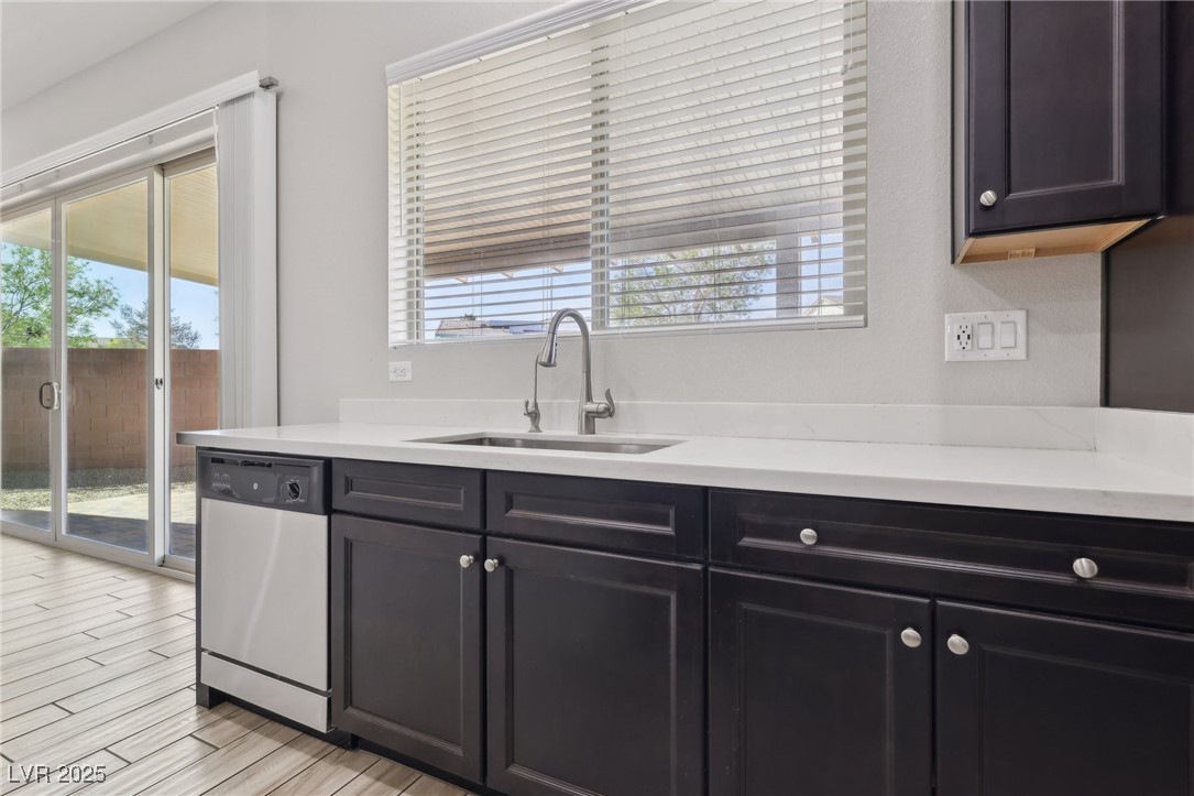 4001 Turquoise Falls Street Property Photo 18