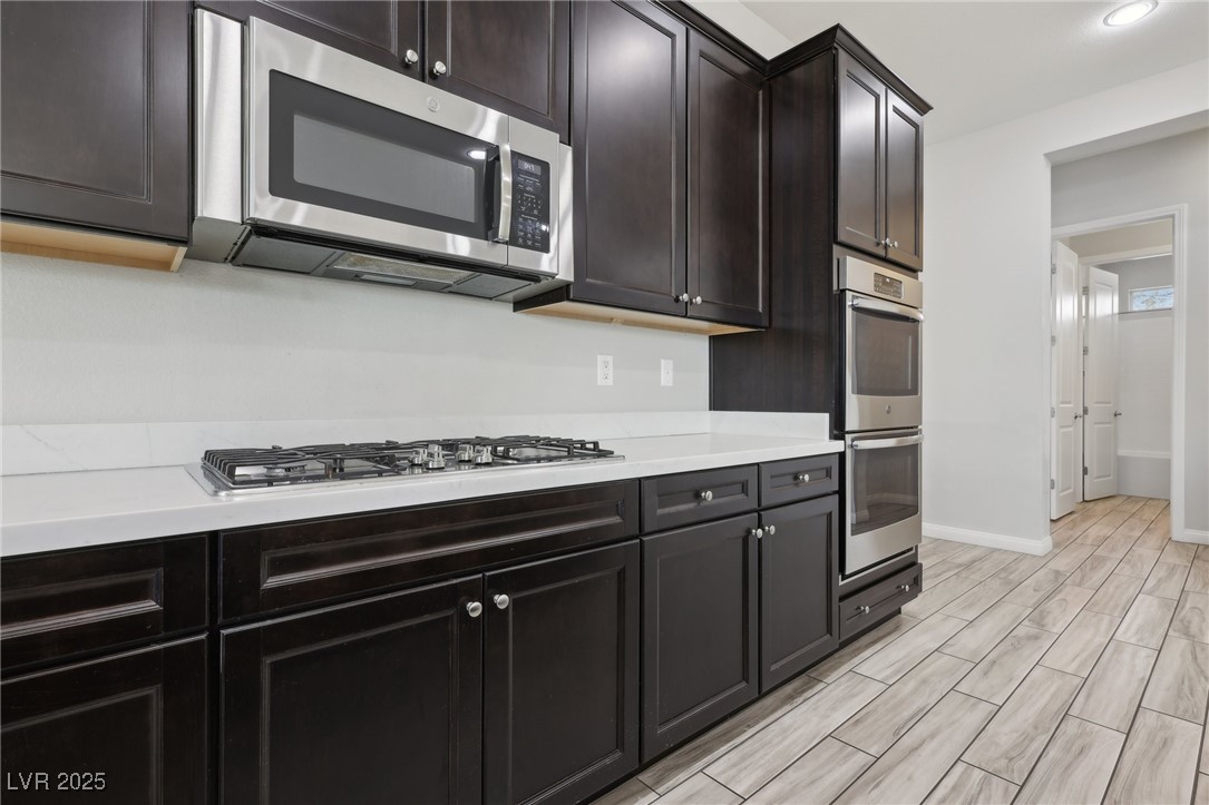 4001 Turquoise Falls Street Property Photo 19