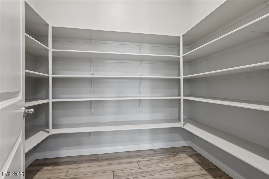 4001 Turquoise Falls Street Property Photo 25