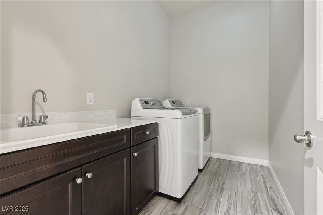 4001 Turquoise Falls Street Property Photo 26