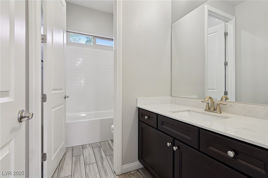 4001 Turquoise Falls Street Property Photo 27