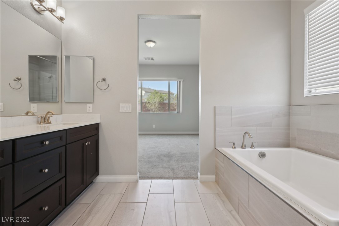 4001 Turquoise Falls Street Property Photo 39