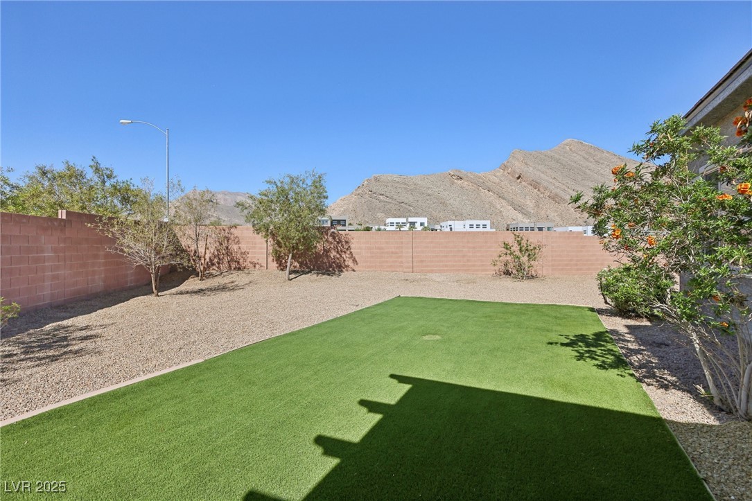 4001 Turquoise Falls Street Property Photo 56