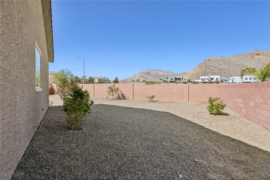 4001 Turquoise Falls Street Property Photo 61