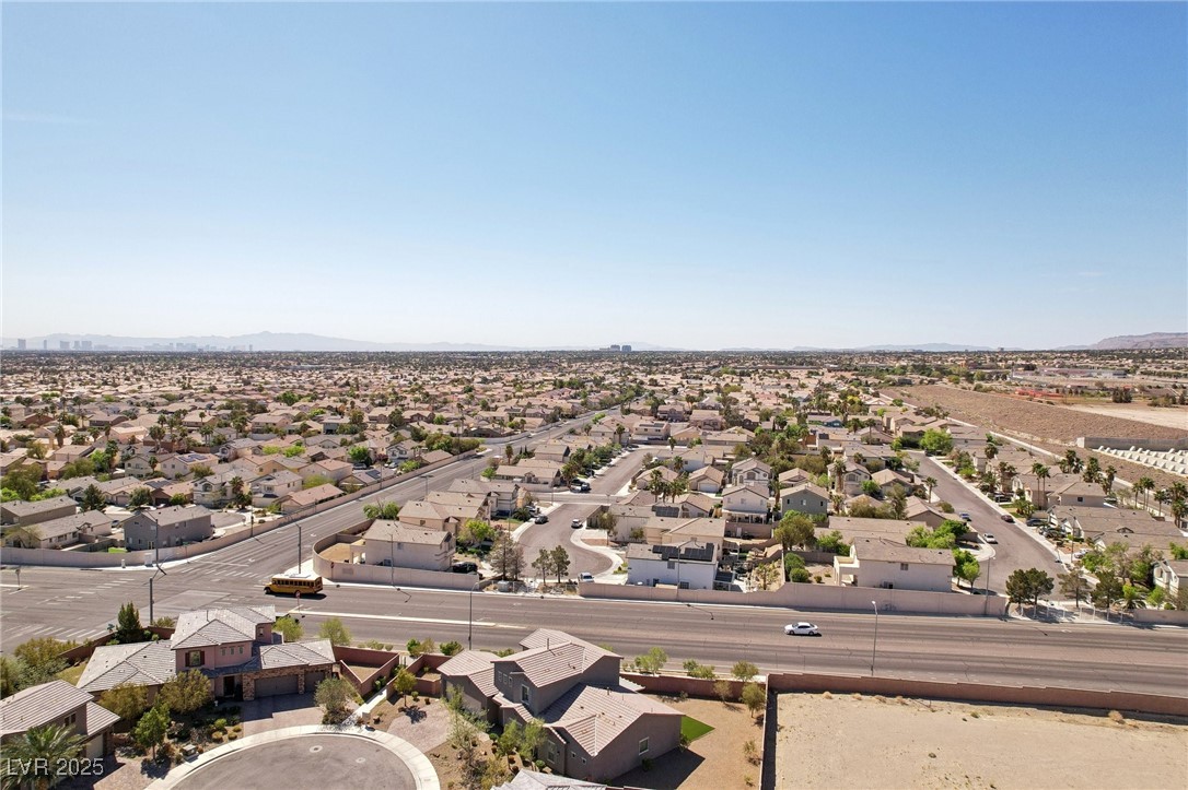 4001 Turquoise Falls Street Property Photo 75