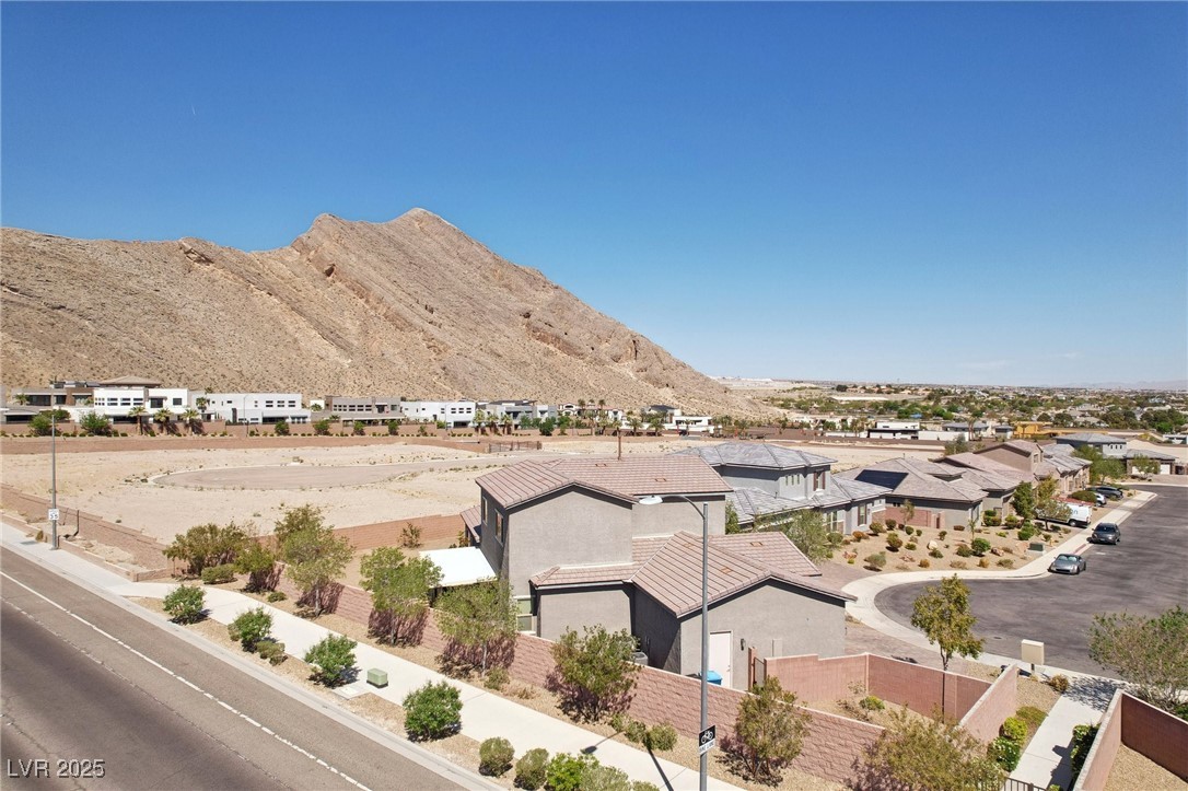 4001 Turquoise Falls Street Property Photo 78