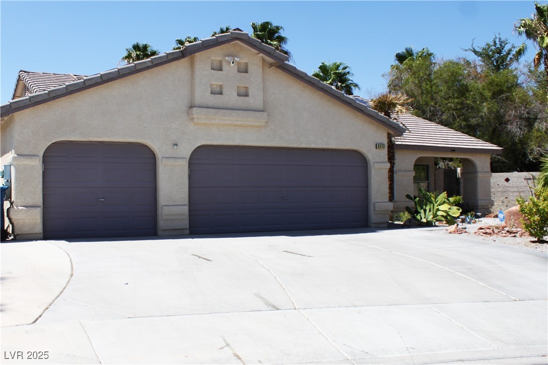 6513 Echo Crest Avenue Property Photo 1