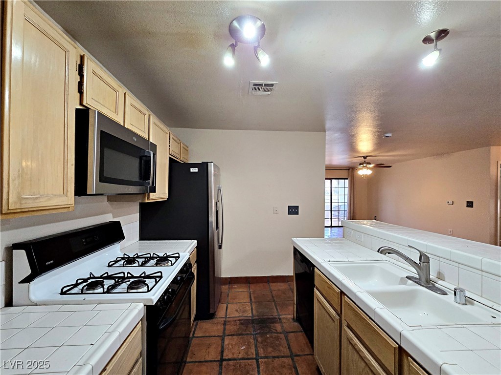 8452 Boseck Drive 106 Property Photo 10