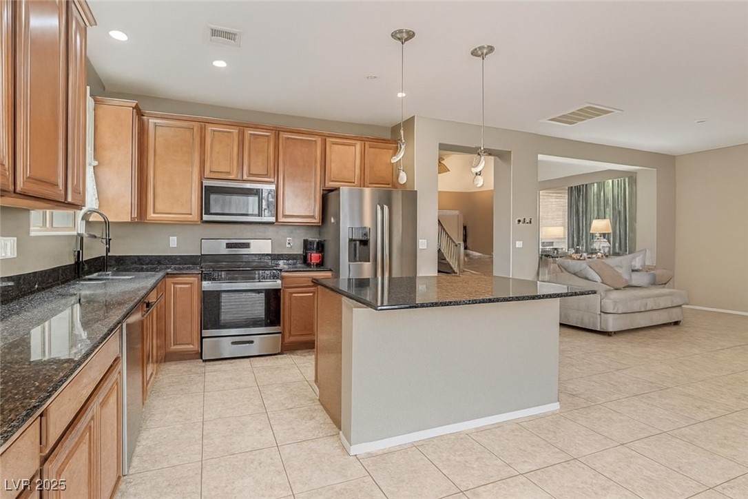 788 Forest Peak Street Property Photo 3