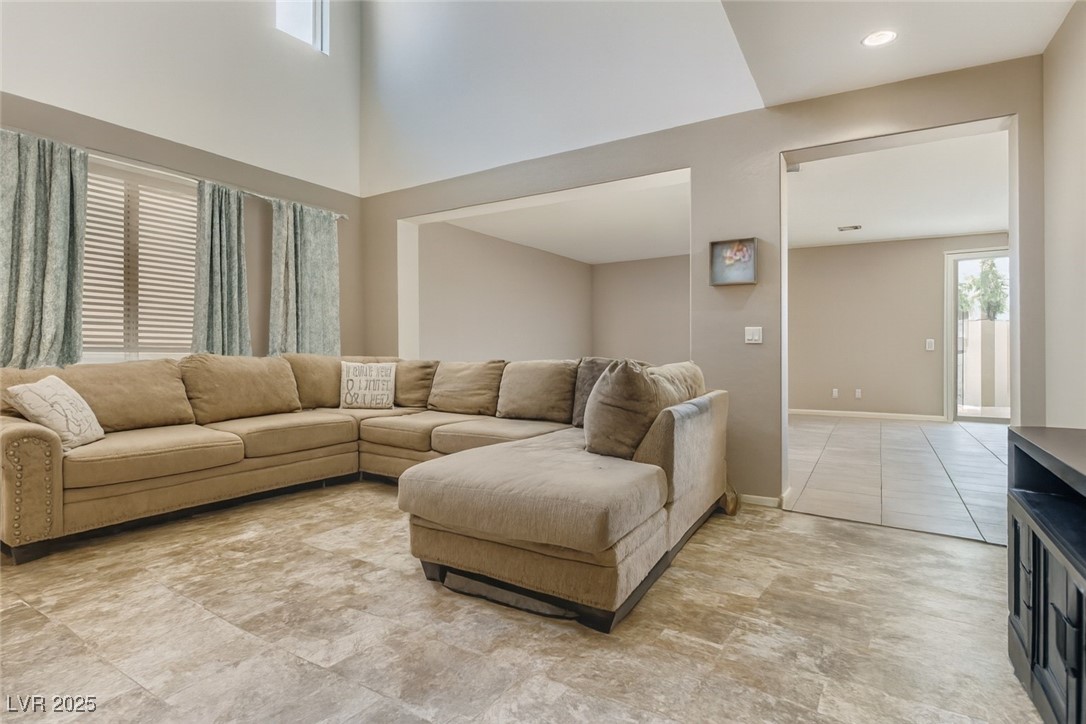 788 Forest Peak Street Property Photo 9