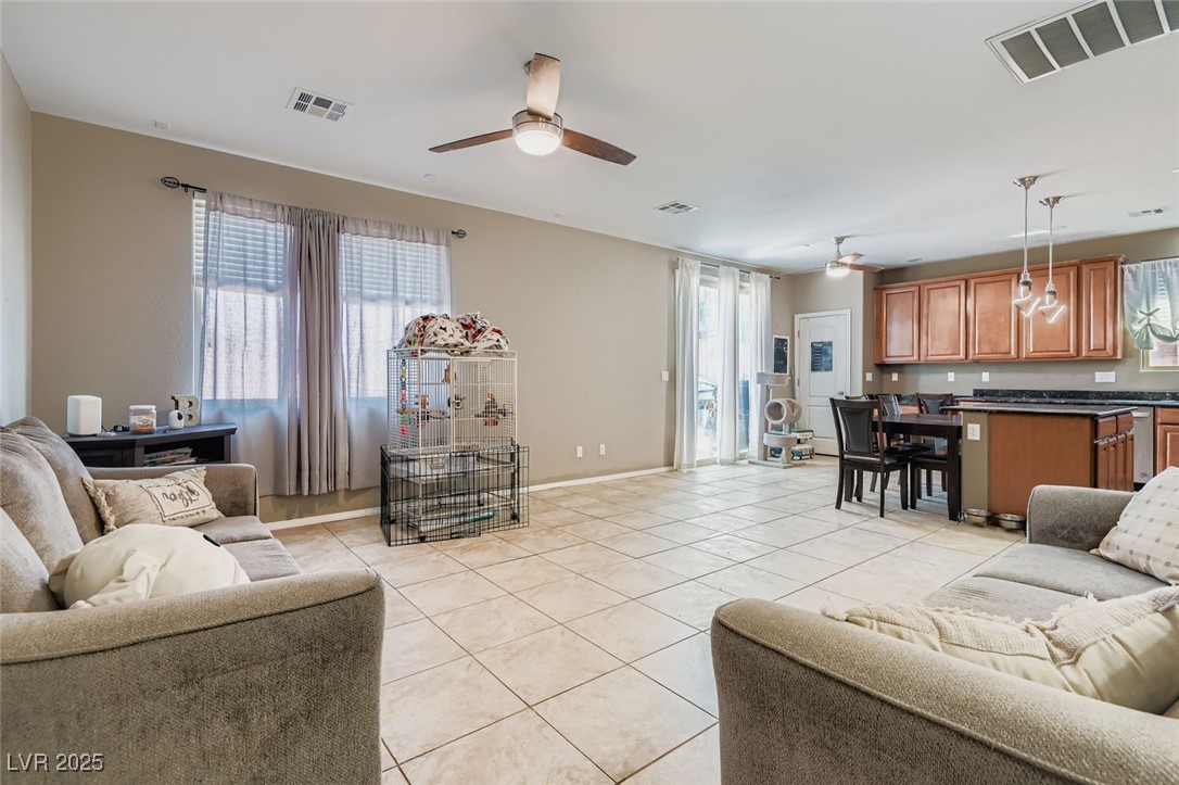 788 Forest Peak Street Property Photo 16