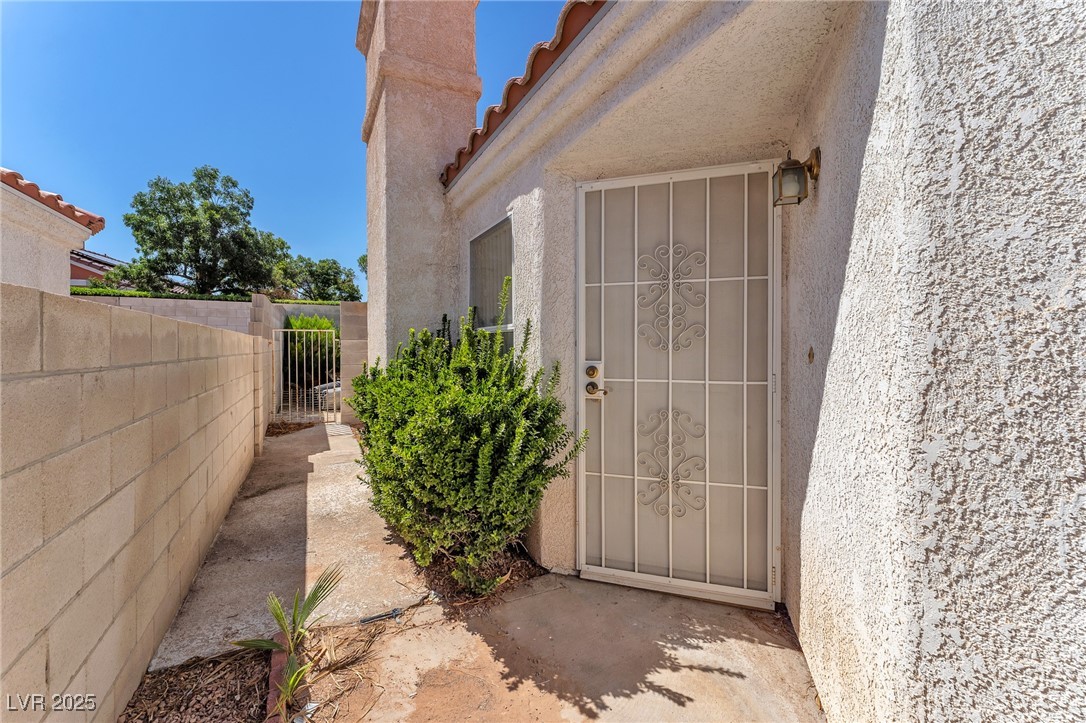 6637 Lund Drive Property Photo 3