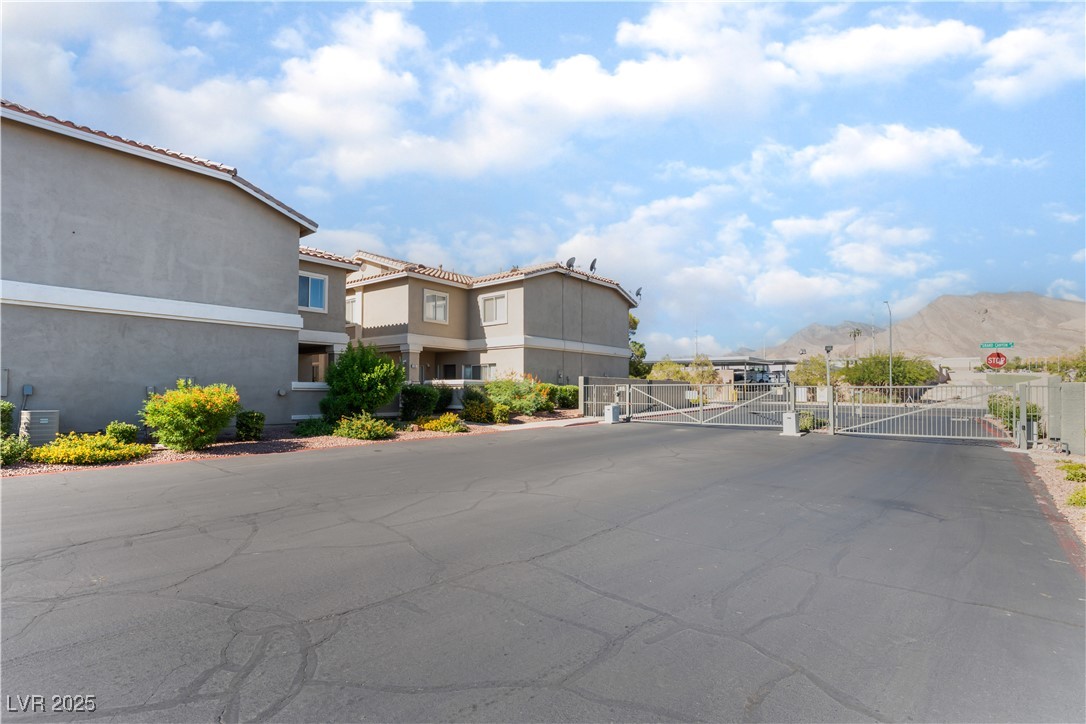 3215 Mystic Ridge Court Property Photo 2