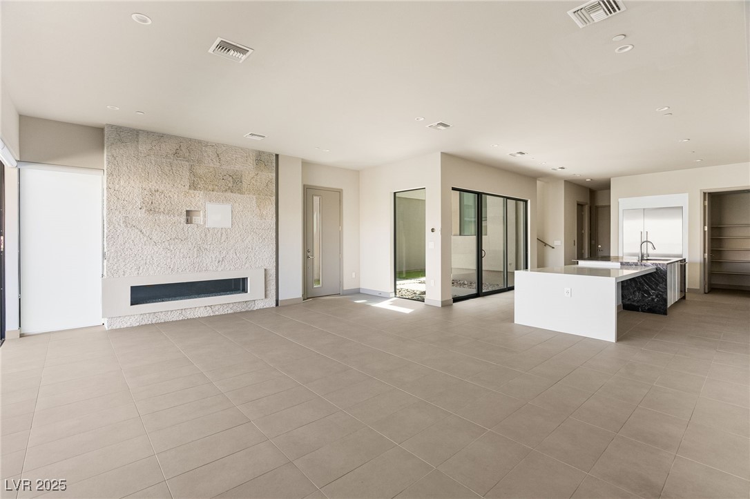 26 Promenade Isle Lane Property Photo 8