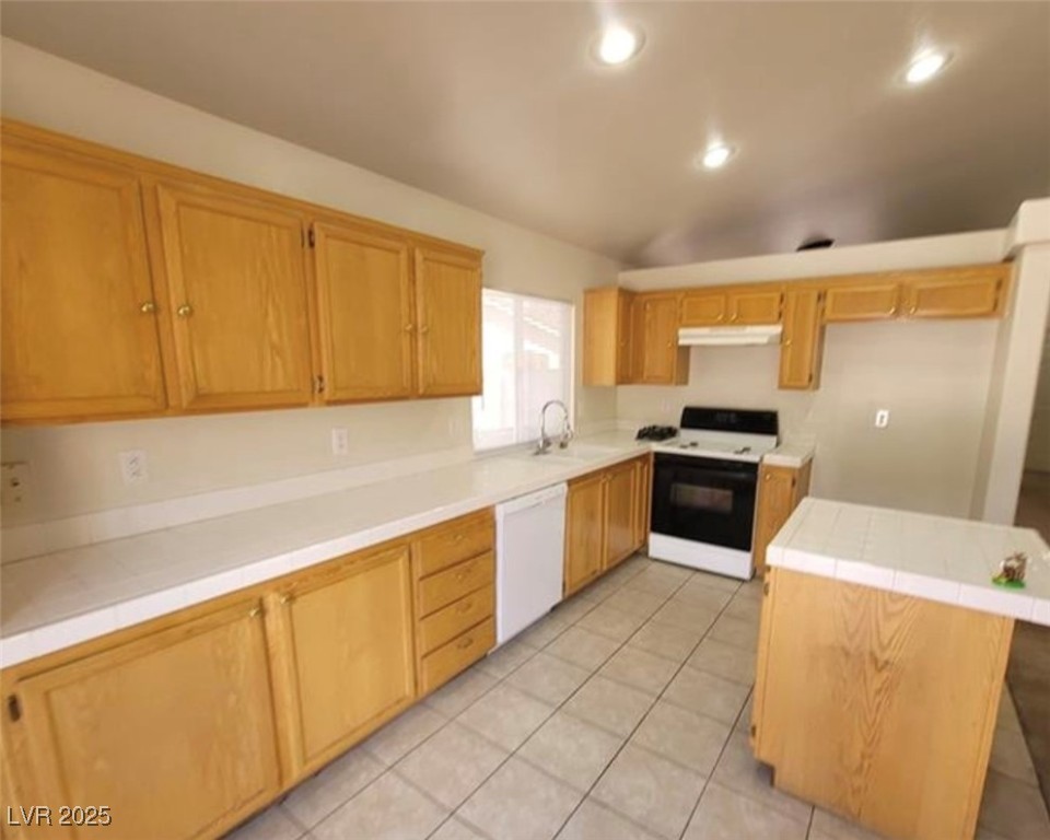 4856 Minturn Avenue Property Photo 4