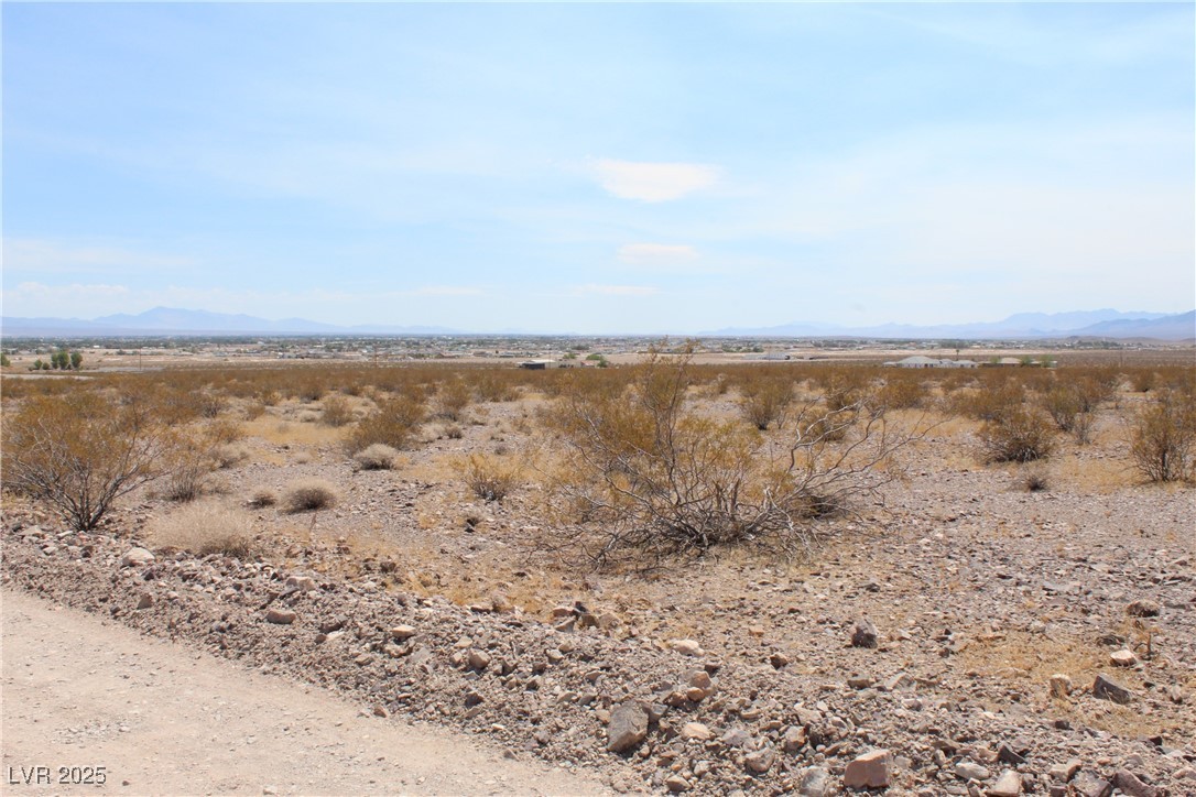 5561 West Betty Avenue Property Photo 6